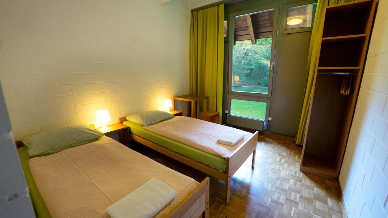 Zweibettzimmer mit Gemeinschaftsbad